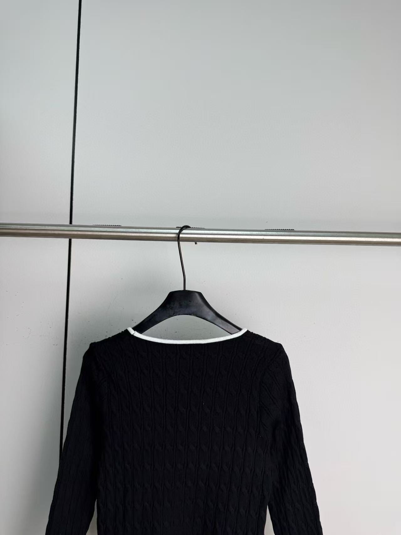 Chan 25fw knitted sweater