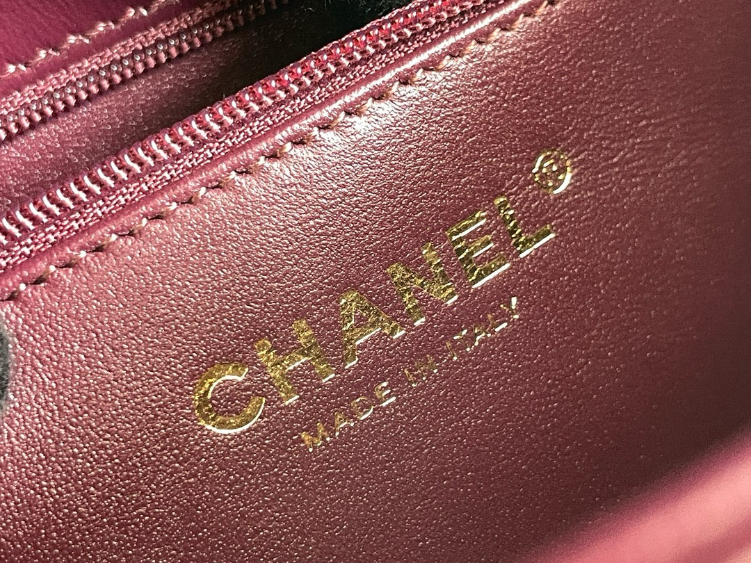 CH 24b flap bag