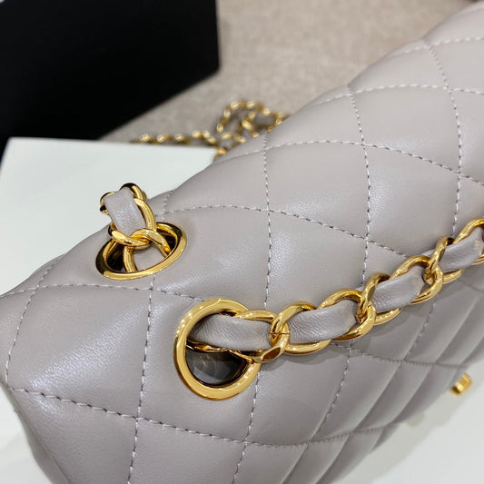 CH CLASSIC 11.12 HANDBAG 25.5 Lambskin Dove Gray