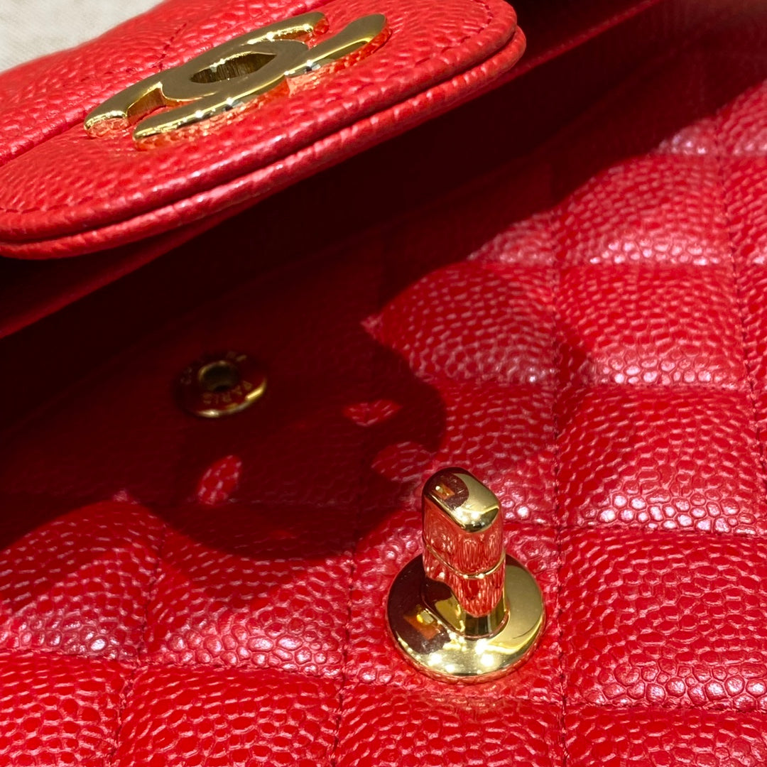 CH CLASSIC 11.12 HANDBAG 25.5 Grained Calfskin Red