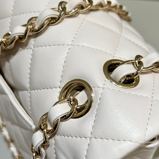 CH CLASSIC 11.12 HANDBAG 25.5 Lambskin Off-White