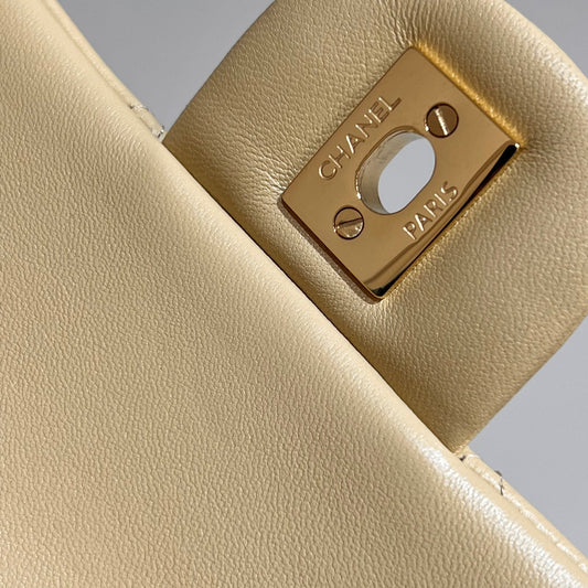 CH CLASSIC 11.12 HANDBAG 25.5 Lambskin Apricot