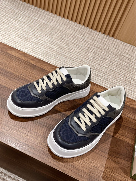 Couple's 𝐂𝐡𝐮𝐧𝐤𝐲 latest biscuit shoes