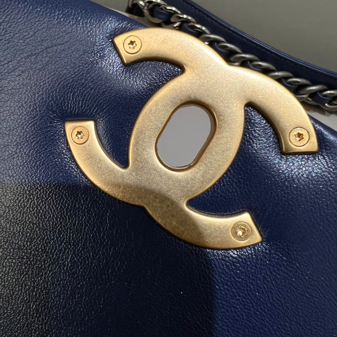 CH 19 HANDBAG 26 Lambskin Navy Blue