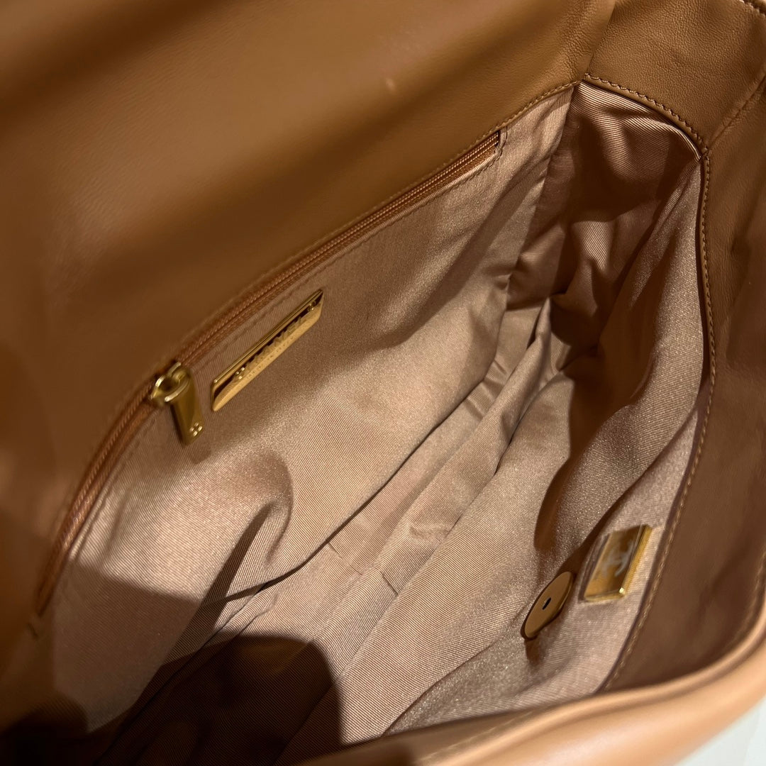 CH 19 LARGE HANDBAG 30 Lambskin Gold Brown