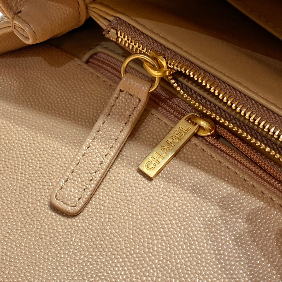 CH LARGE FLAP BAG WITH TOP HANDLE 29 Small Grained Calfskin Lizard Handle Light Teas