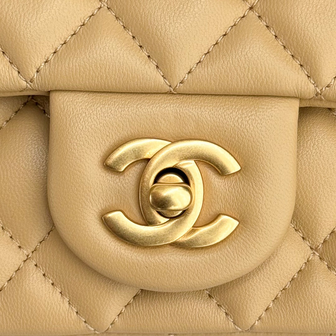 CH CF20 Golden Globe CLASSIC HANDBAG Lambskin Milk tea color