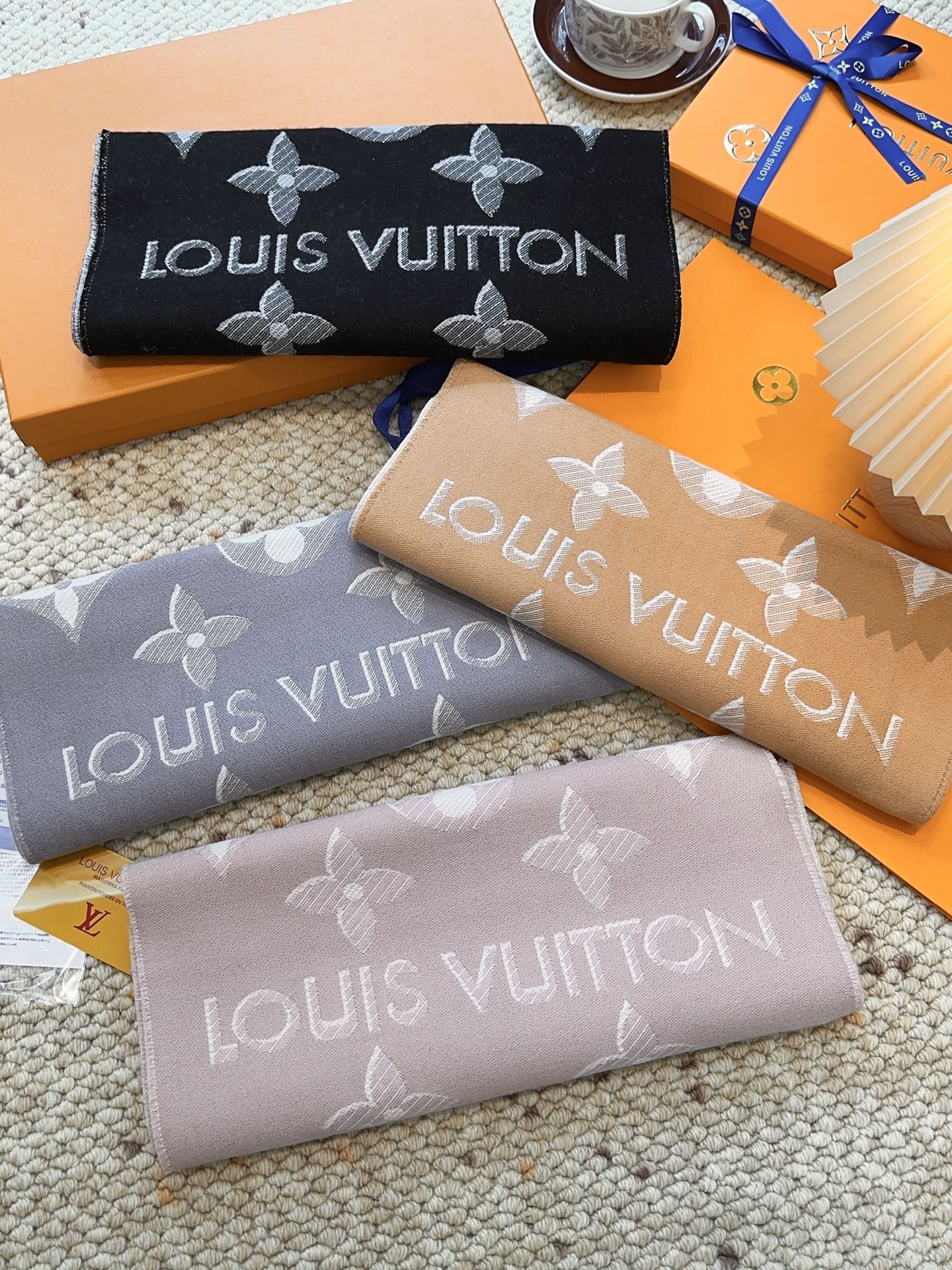 Louis gold classic pattern fringed scarf