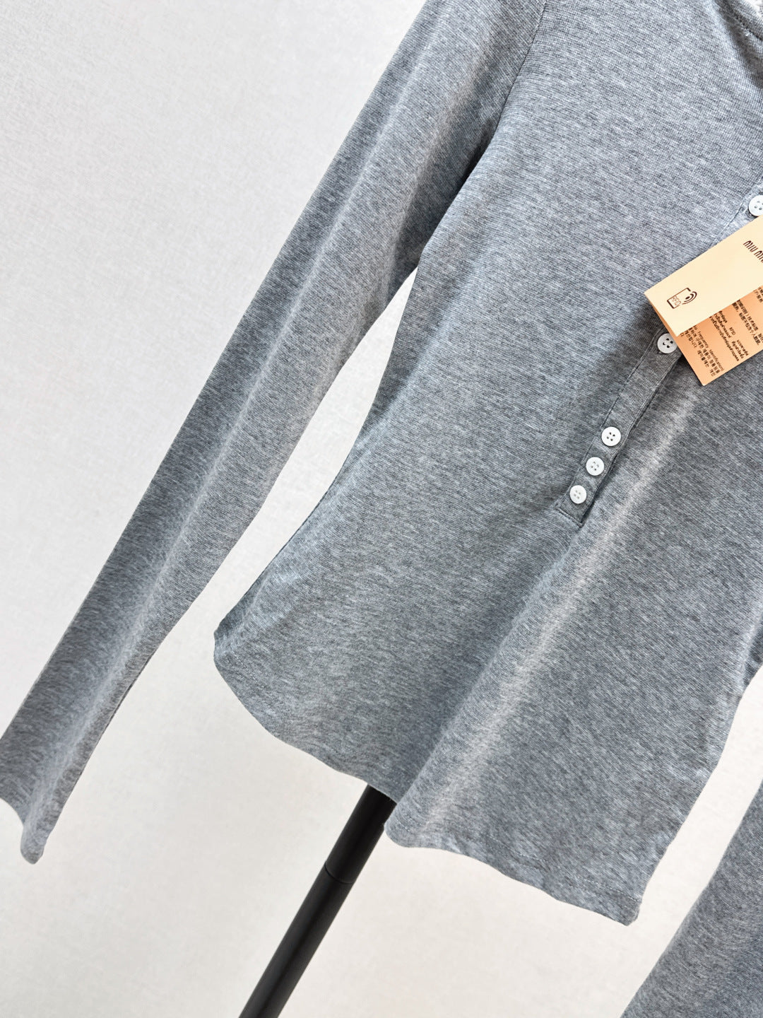 Miu NEW Hooded bottoming shirt