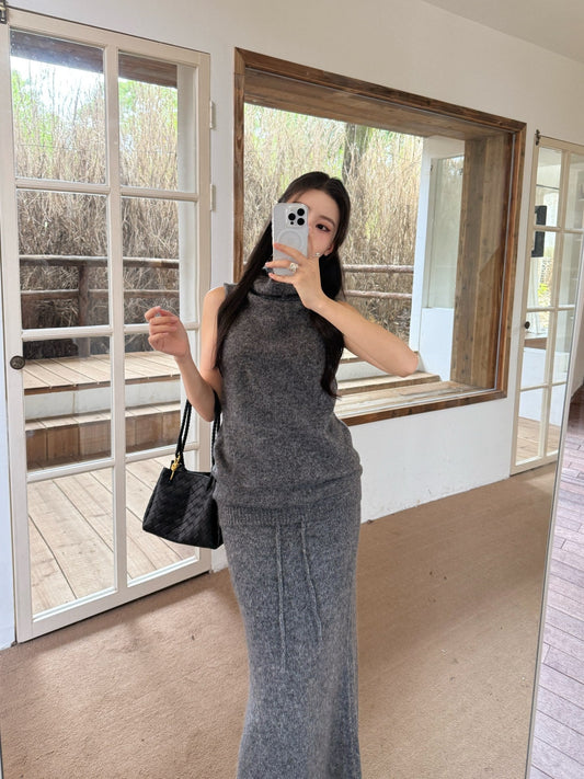 Loro NEW knitted suit