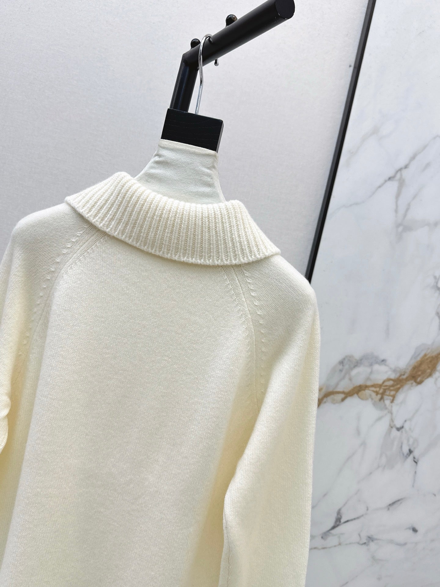 Monc NEW knitted sweater