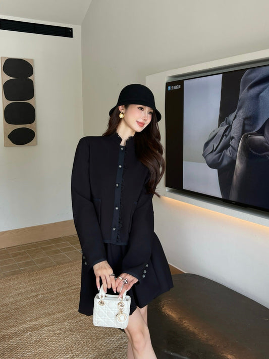 CD NEW pleated skirt