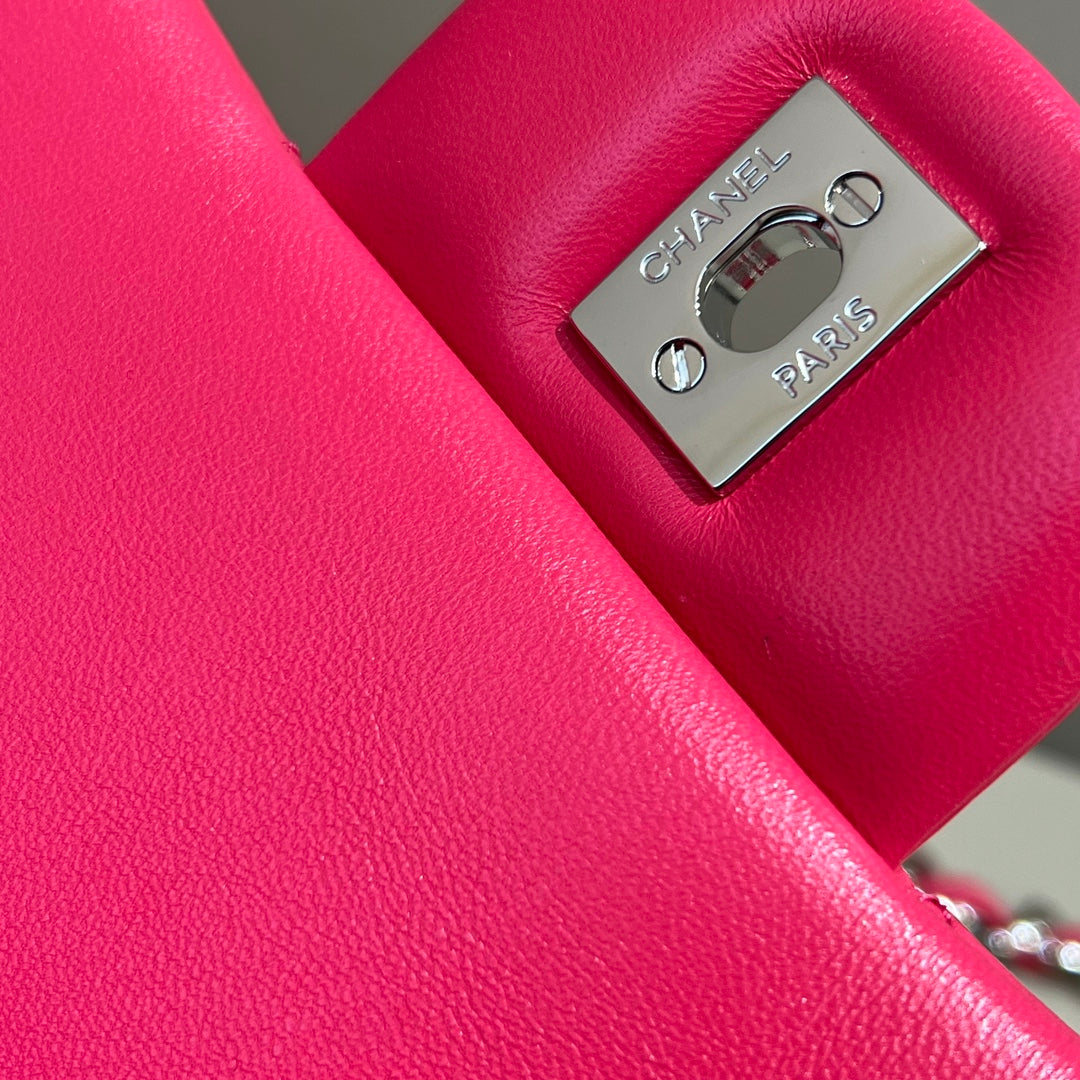 CH  LARGE CLASSIC HANDBAG 30 Lambskin Rose Red