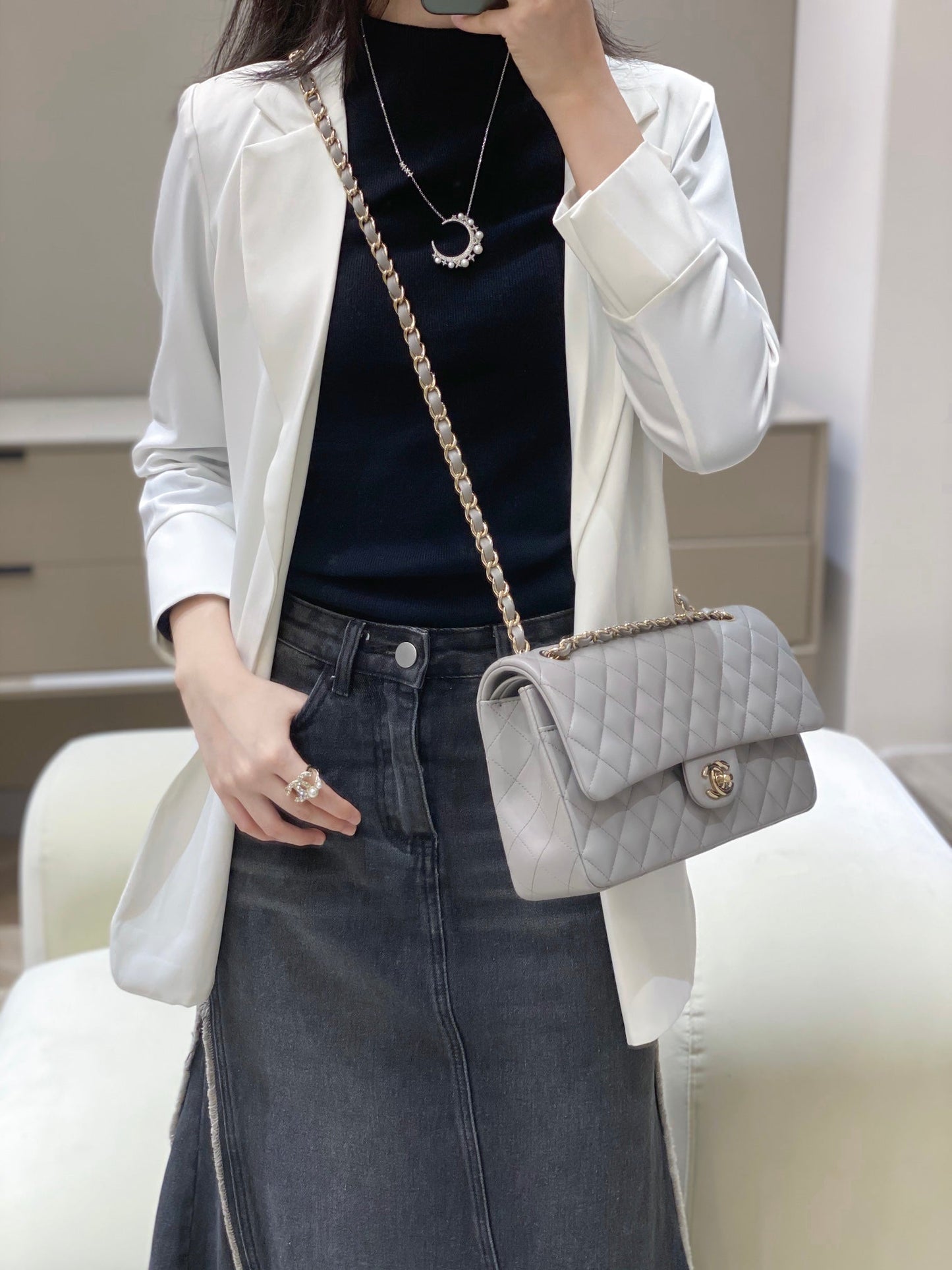 CH CLASSIC 11.12 HANDBAG 25.5 Lambskin Dove Gray