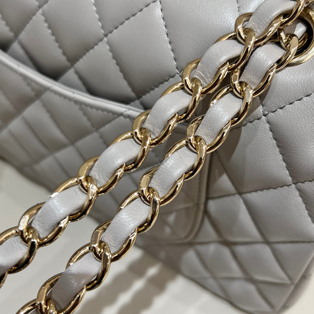 CH CLASSIC 11.12 HANDBAG 25.5 Lambskin Dove Gray