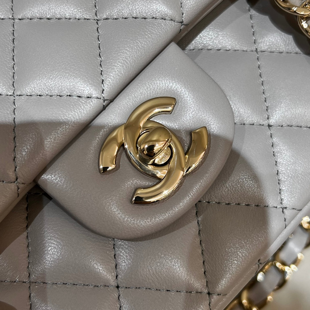 CH CLASSIC 11.12 HANDBAG 25.5 Lambskin Dove Gray