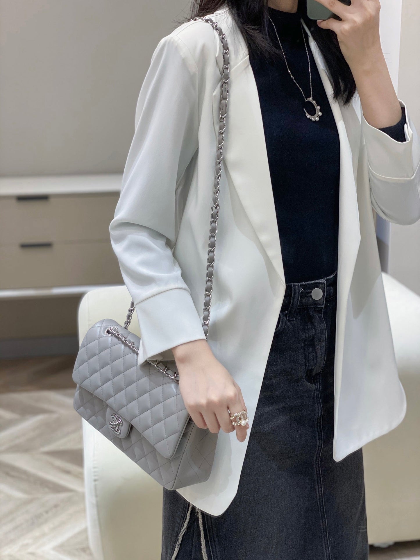 CH CLASSIC 11.12 HANDBAG 25.5 Lambskin Dove Gray