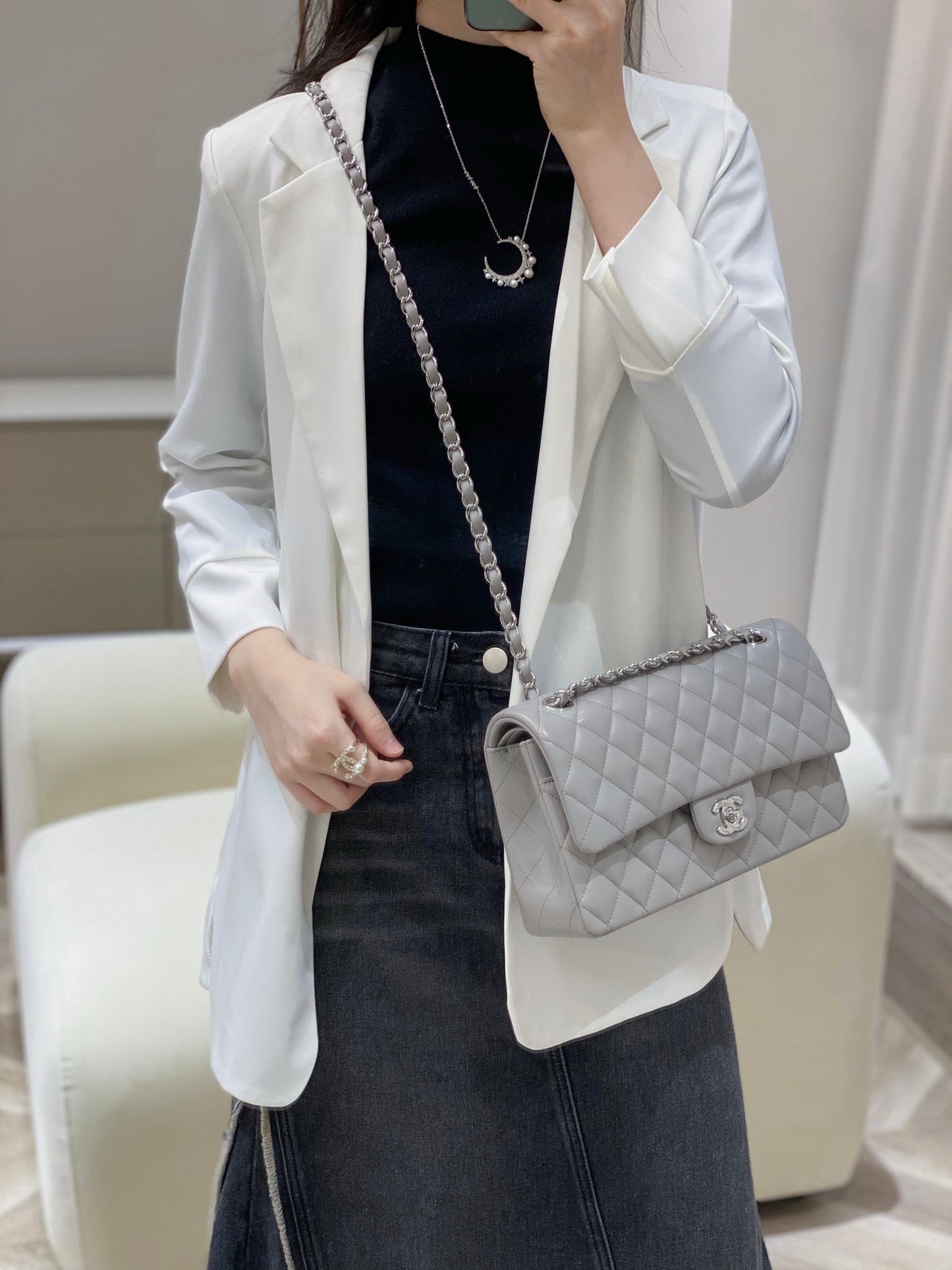 CH CLASSIC 11.12 HANDBAG 25.5 Lambskin Dove Gray