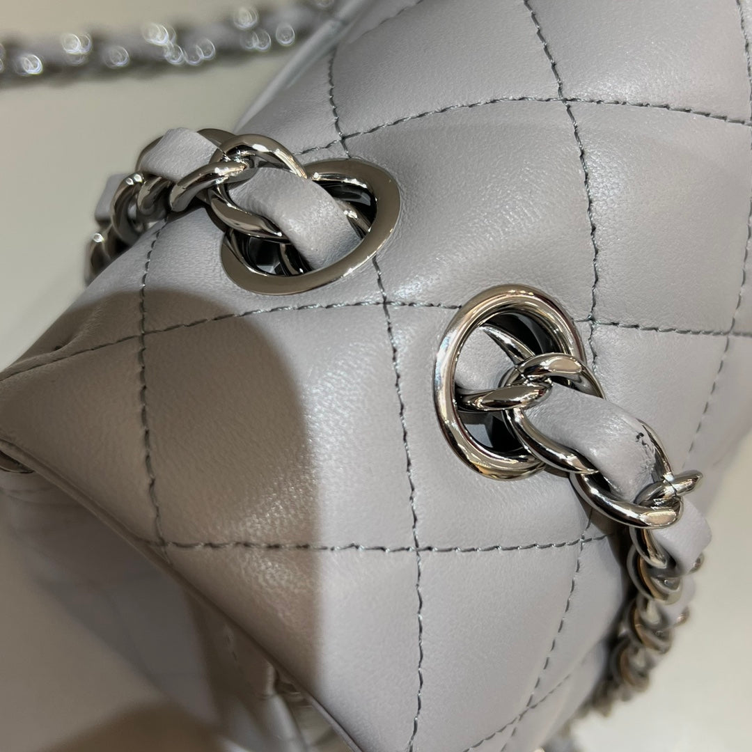 CH CLASSIC 11.12 HANDBAG 25.5 Lambskin Dove Gray