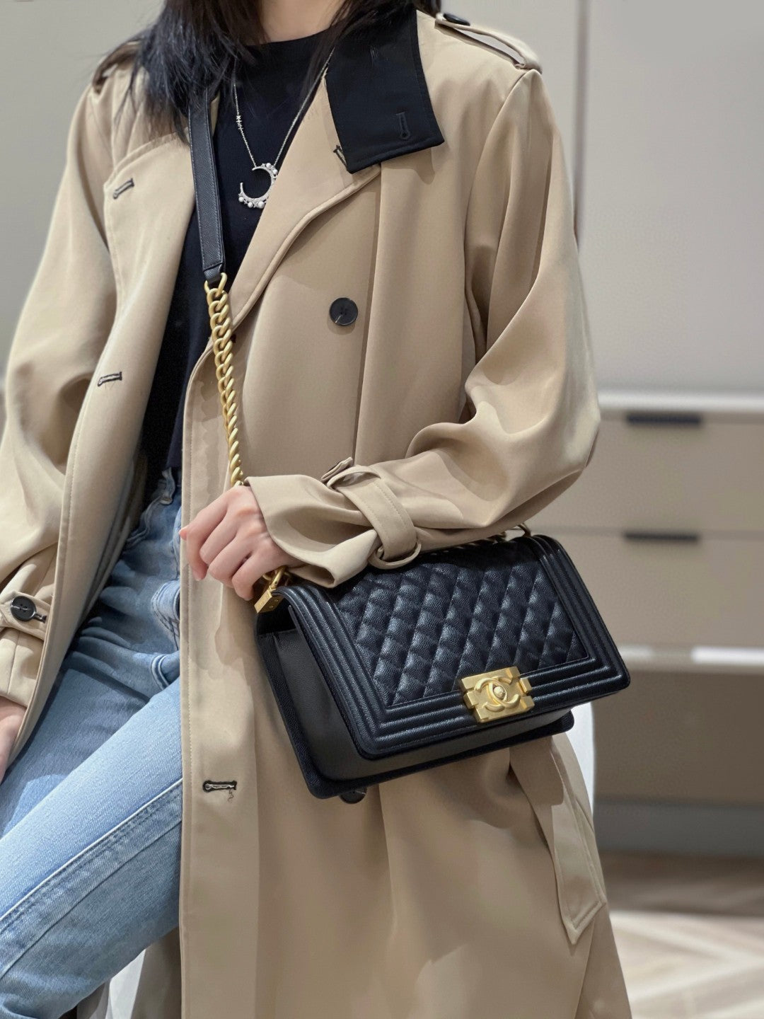 CH BOY HANDBAG 25 Small Grained Calfskin Black