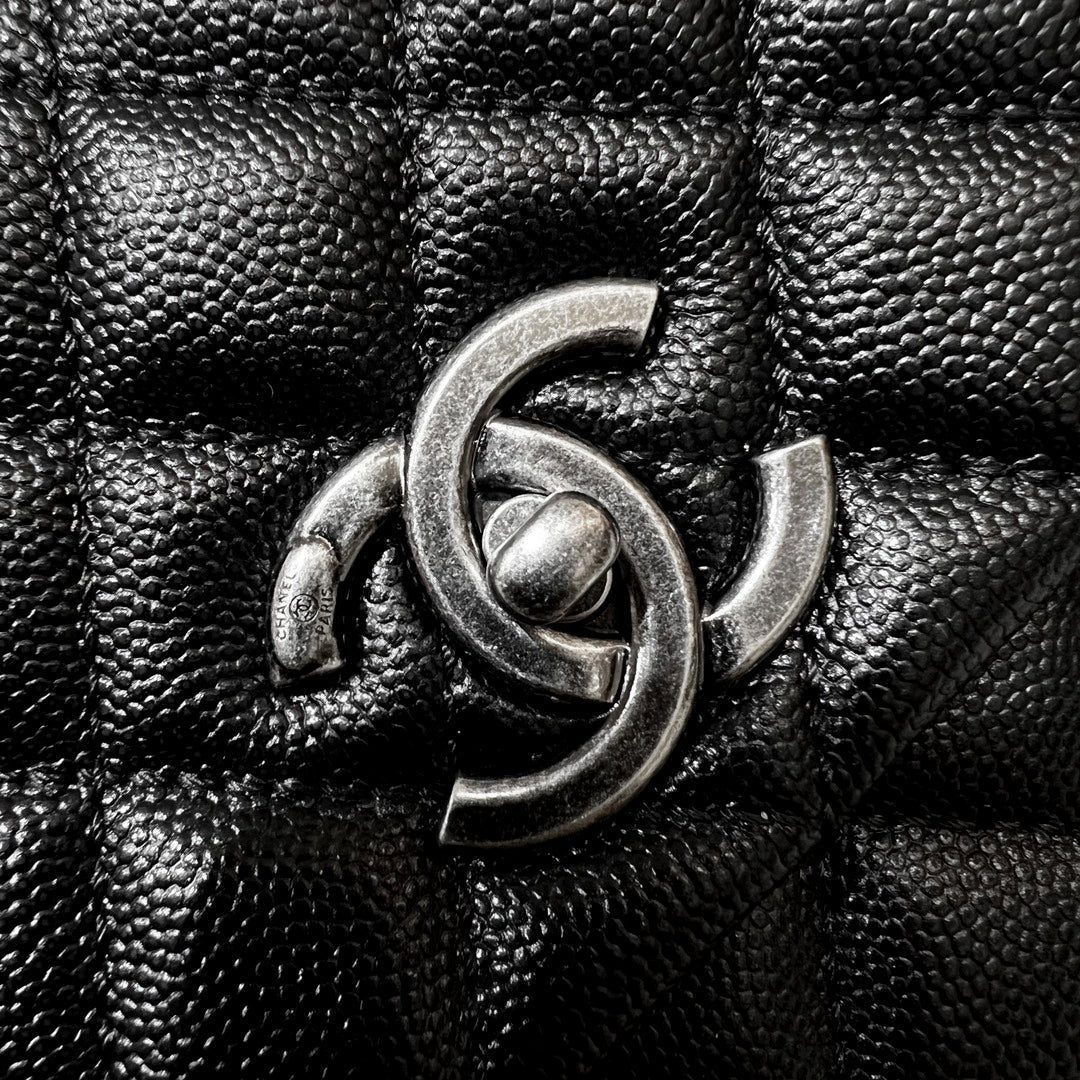 CH LARGE FLAP BAG WITH TOP HANDLE 29  Small Grained Calfskin Black