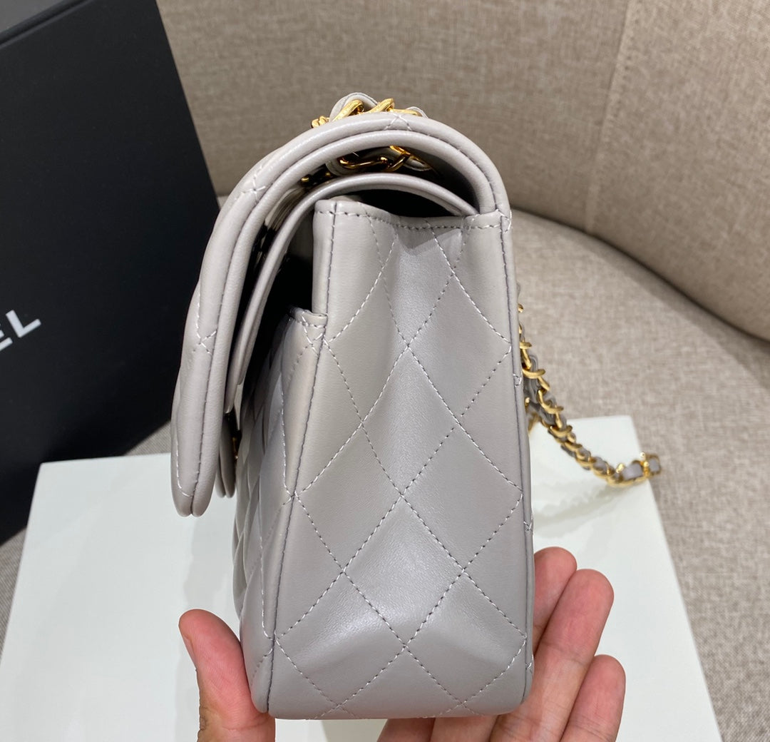CH CLASSIC 11.12 HANDBAG 25.5 Lambskin Dove Gray