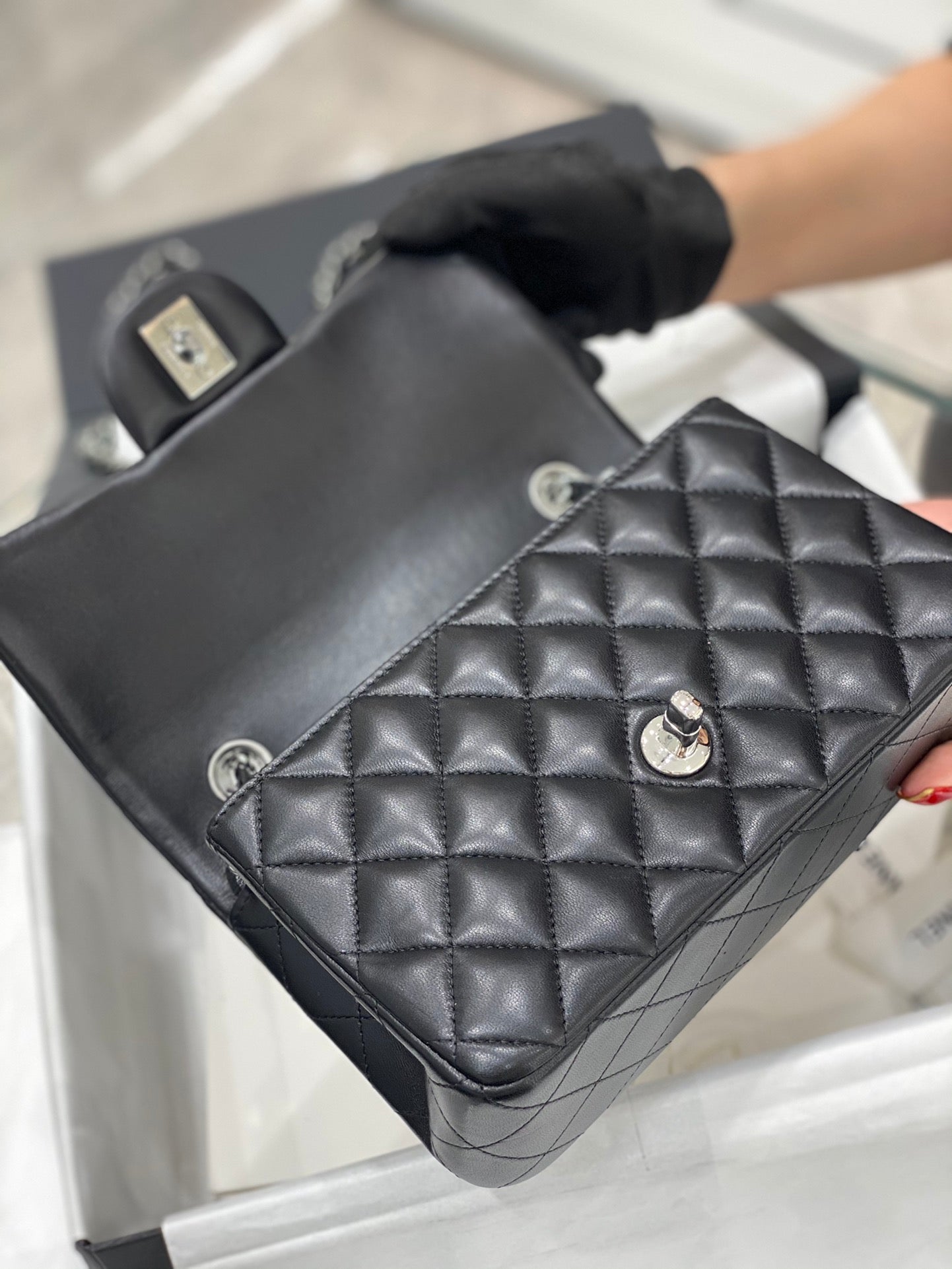 CH MINI CLASSIC HANDBAG 20 Lambskin Black