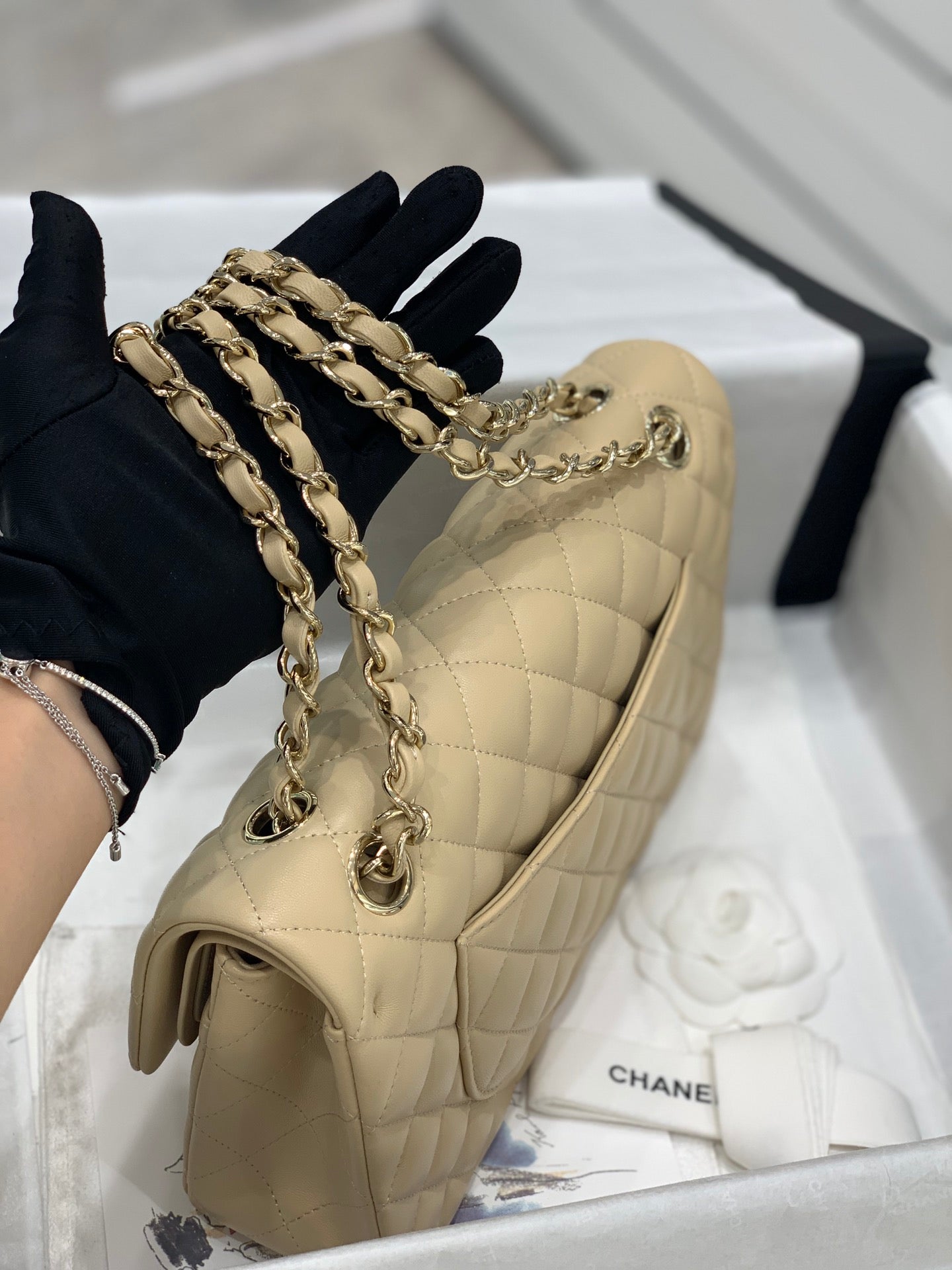 CH CLASSIC 11.12 HANDBAG