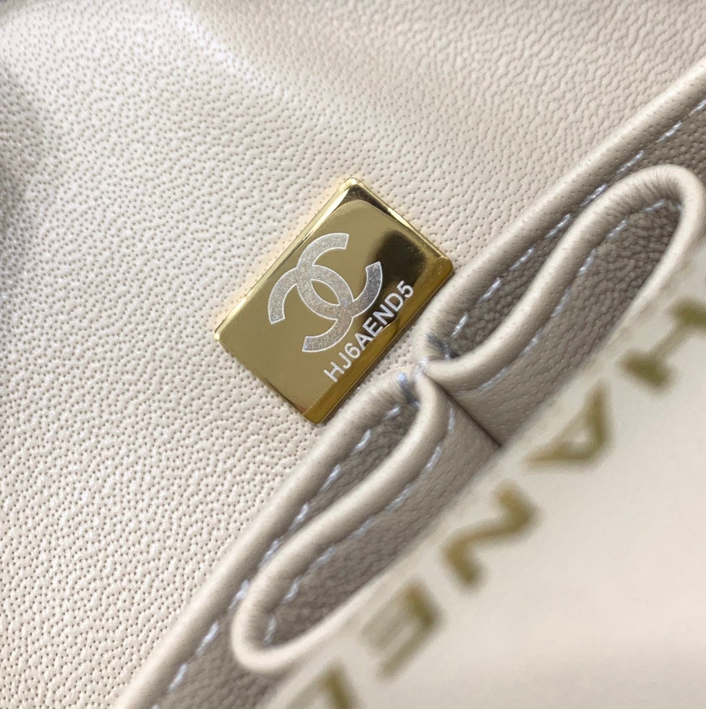 CH CLASSIC 11.12 HANDBAG