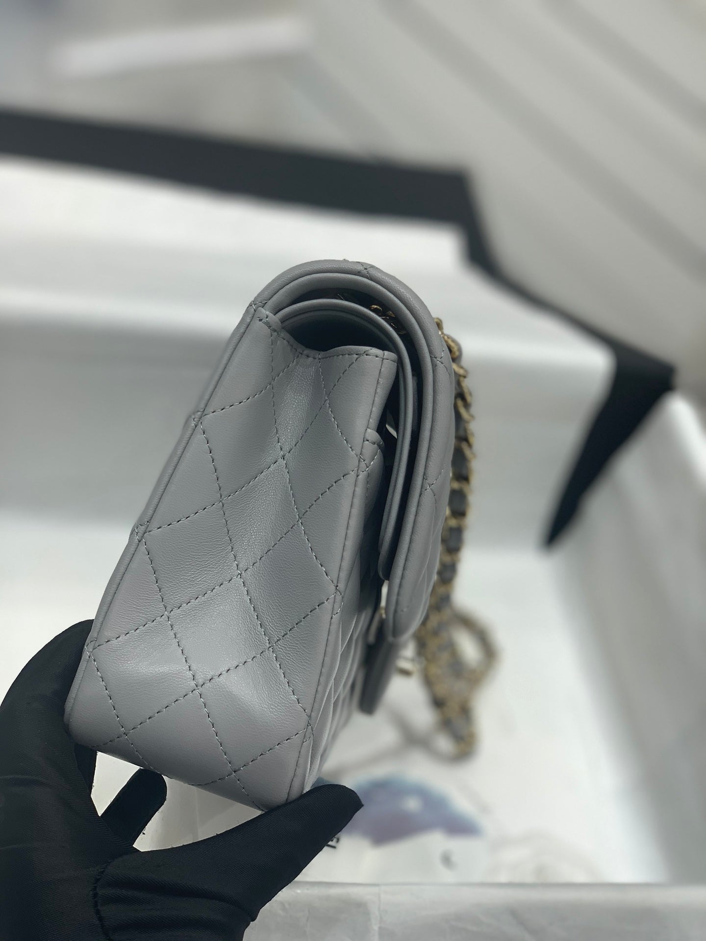 CH CLASSIC 11.12 HANDBAG