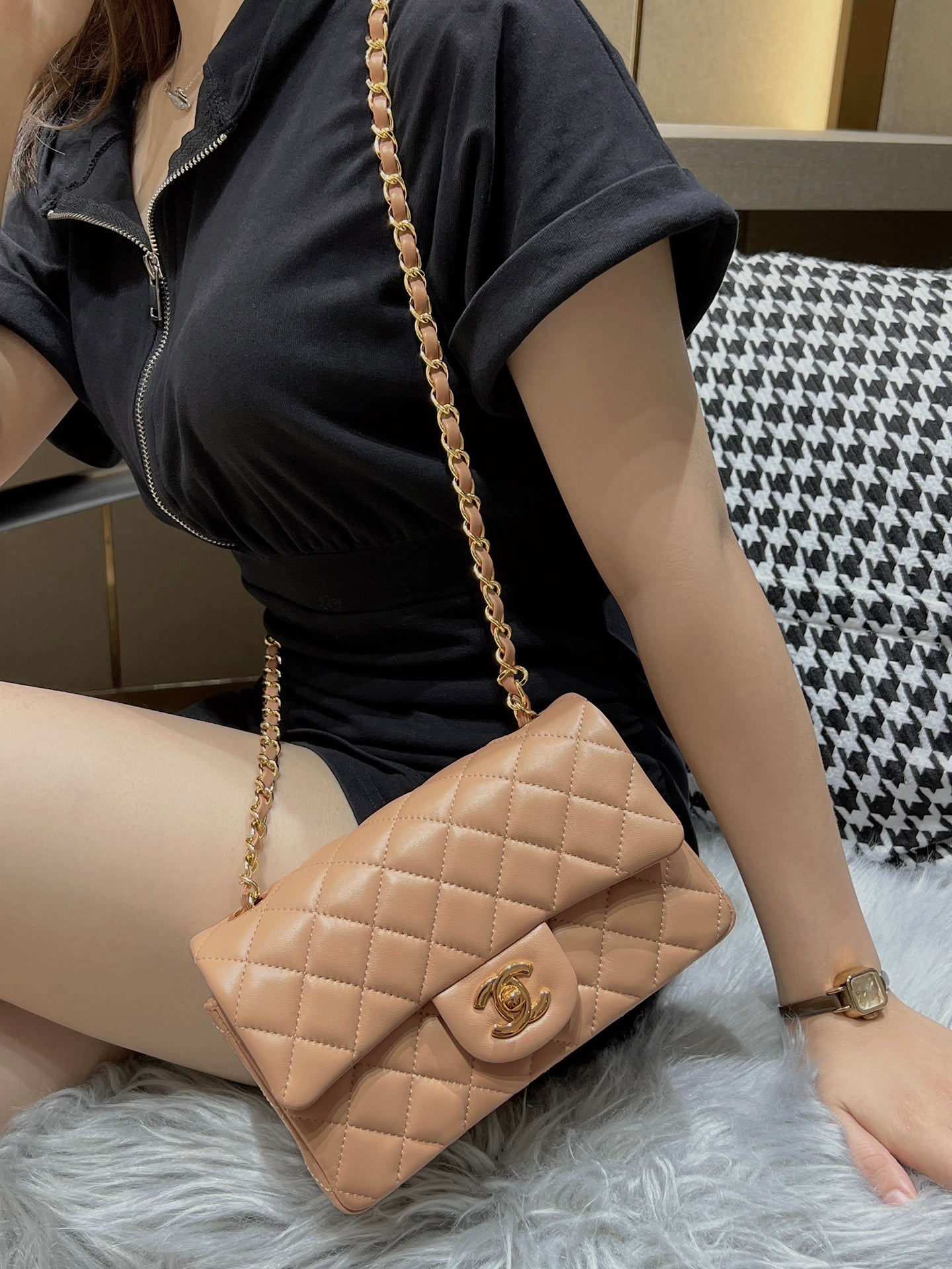 CH  MINI CLASSIC HANDBAG 20 Lambskin Chai (Teas)