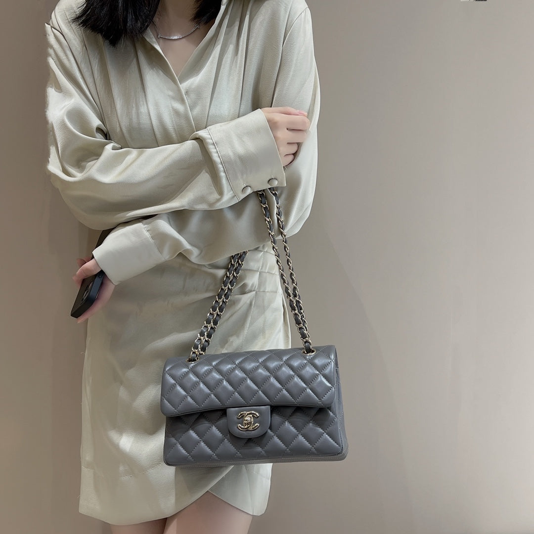 CH  SMALL CLASSIC HANDBAG 23 Lambskin High-grade Gray