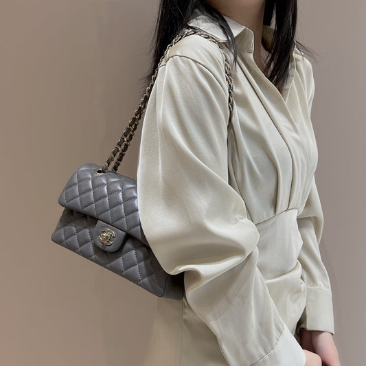 CH  SMALL CLASSIC HANDBAG 23 Lambskin High-grade Gray