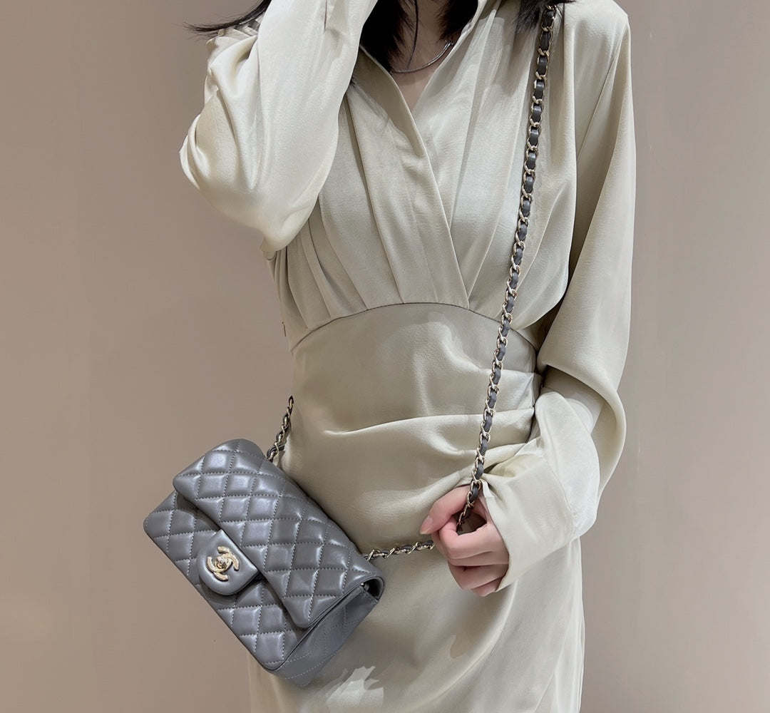 CH MINI CLASSIC HANDBAG 20 Lambskin High-grade Gray