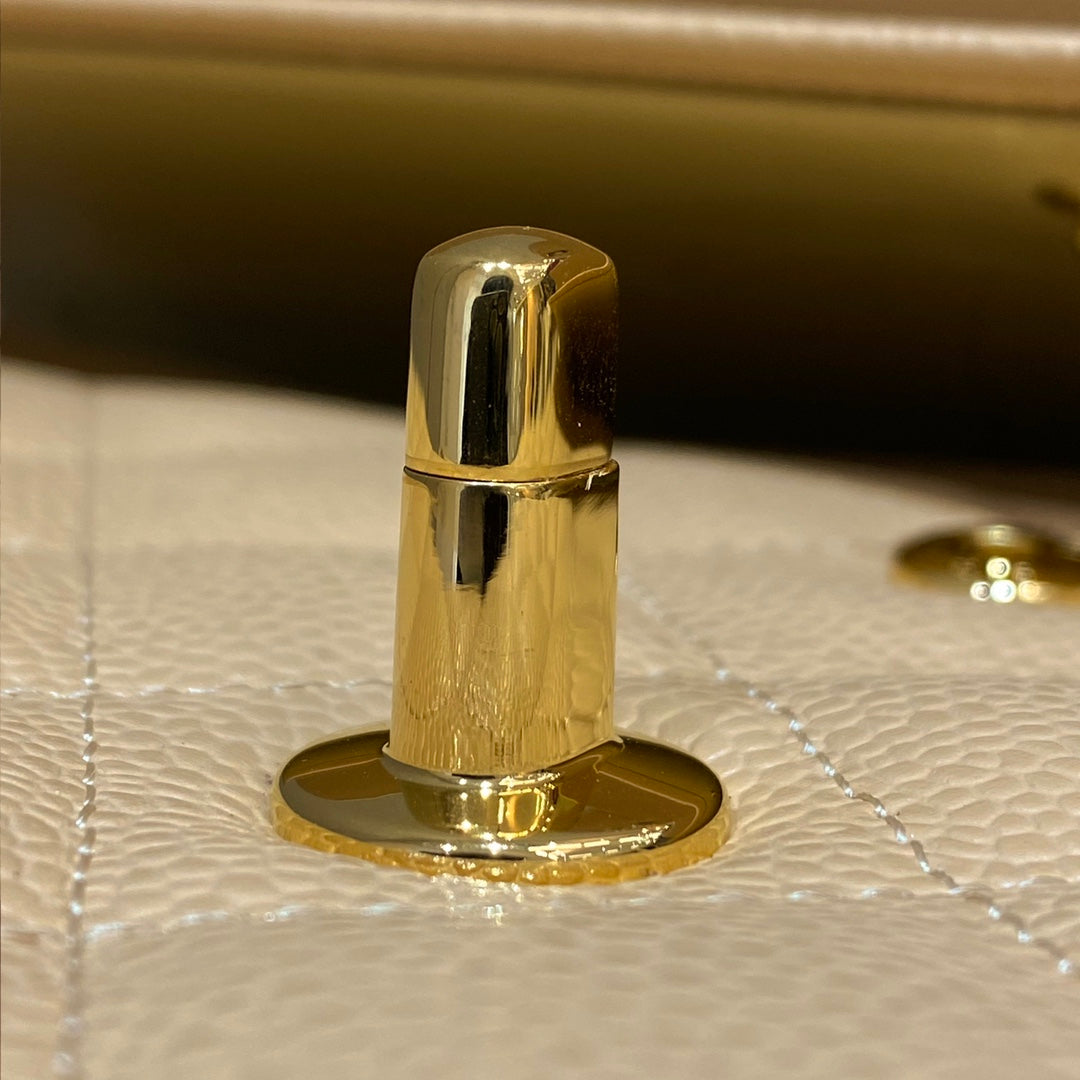 CH LARGE CLASSIC HANDBAG 30 Grained Calfskin Apricot