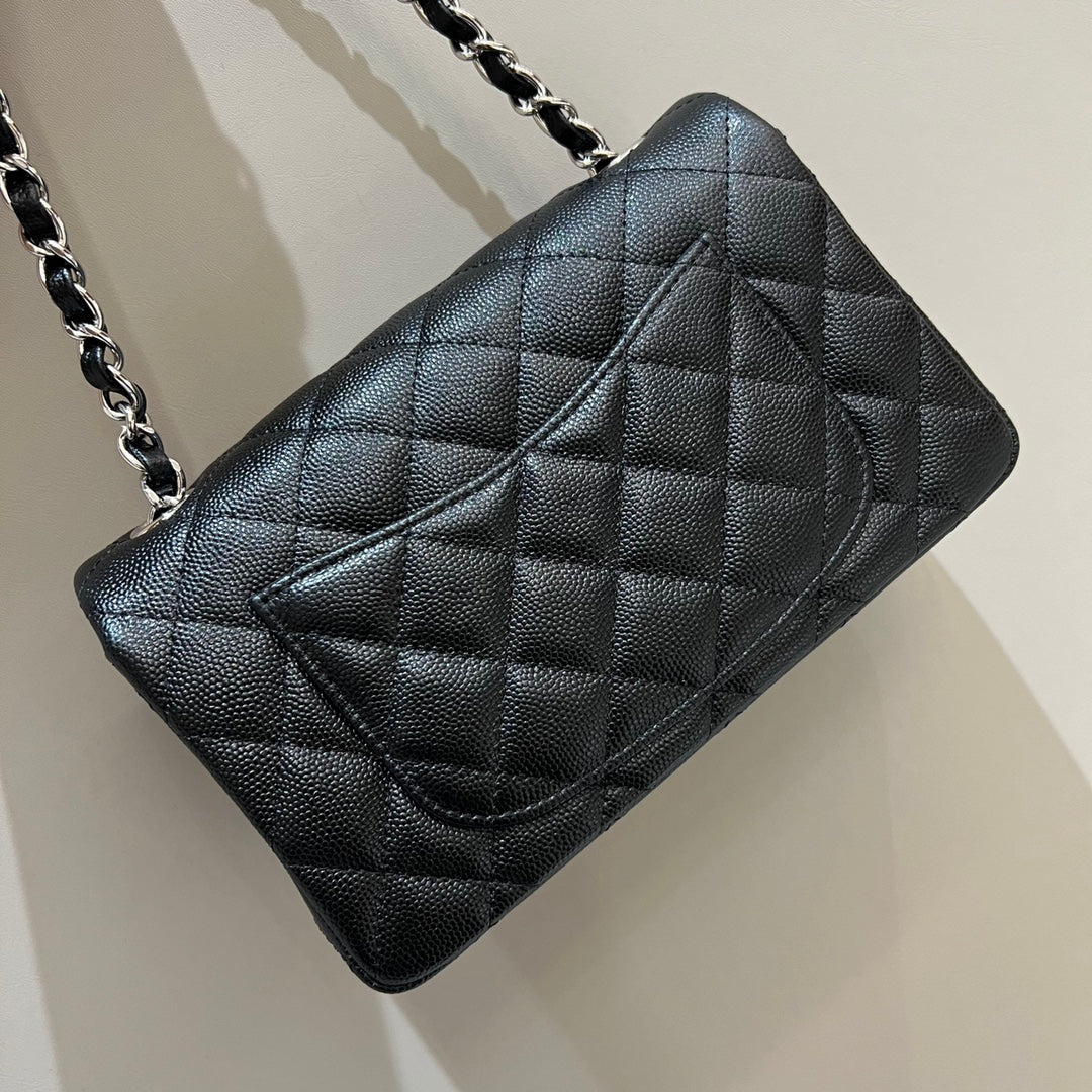 CH  MINI CLASSIC HANDBAG 20 Small Grained Calfskin Black