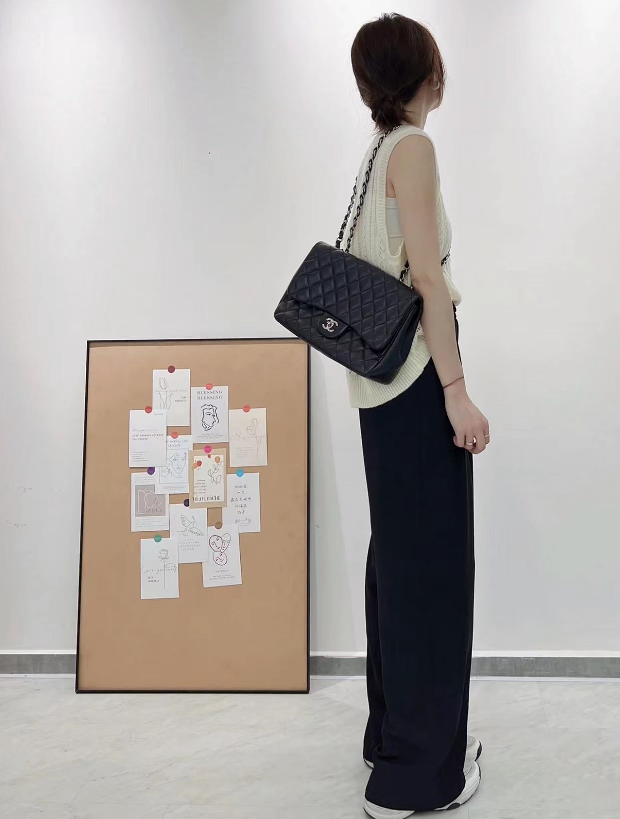 CH  LARGE CLASSIC HANDBAG 30 Lambskin Black