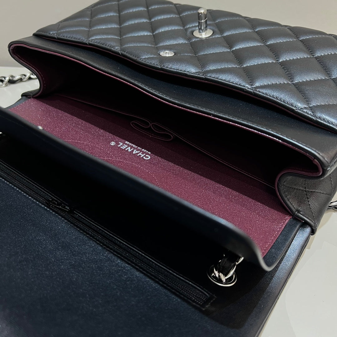 CH  LARGE CLASSIC HANDBAG 30 Lambskin Black