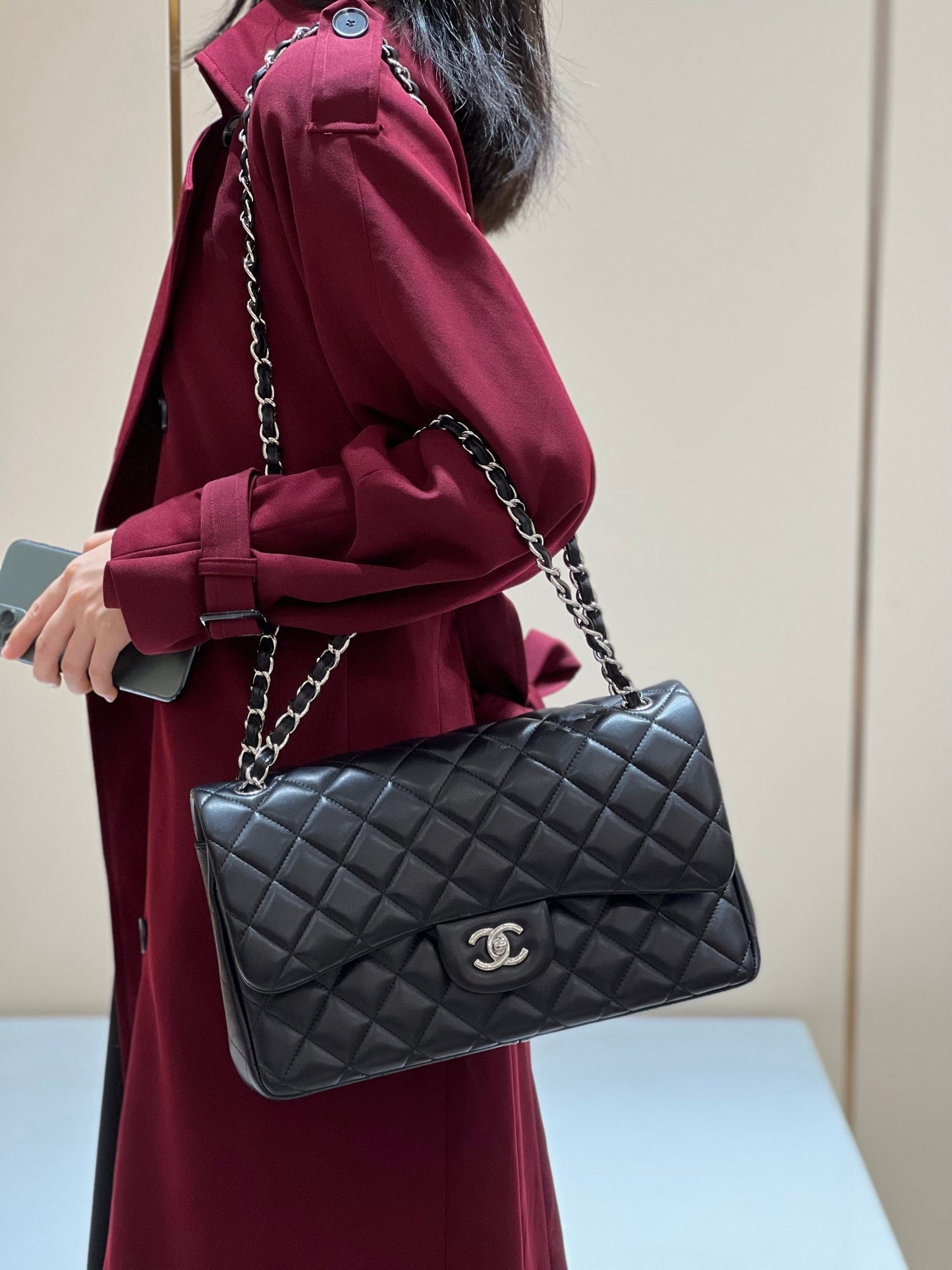 CH  LARGE CLASSIC HANDBAG 30 Lambskin Black