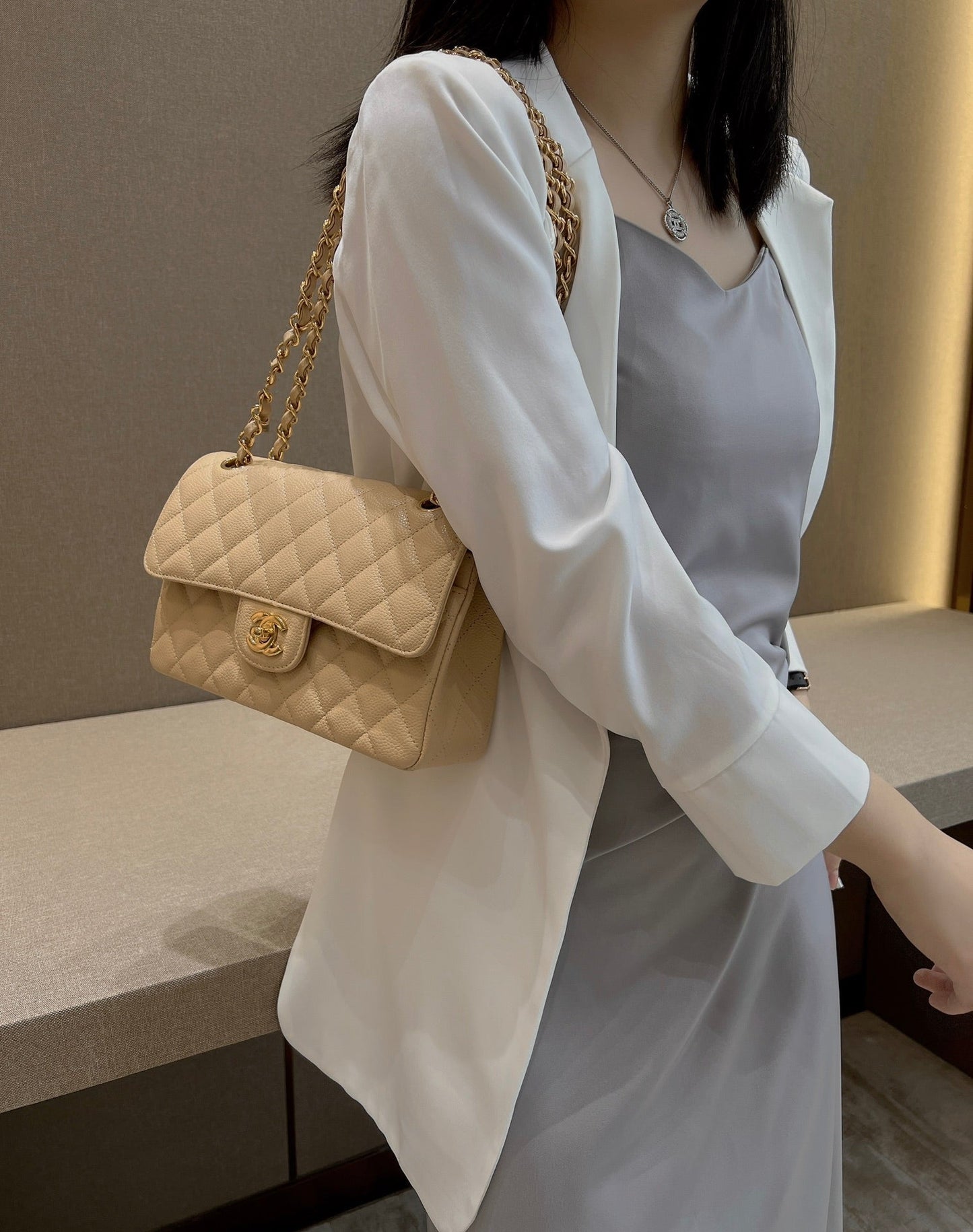 CH SMALL CLASSIC HANDBAG 23 Grained Calfskin Apricot