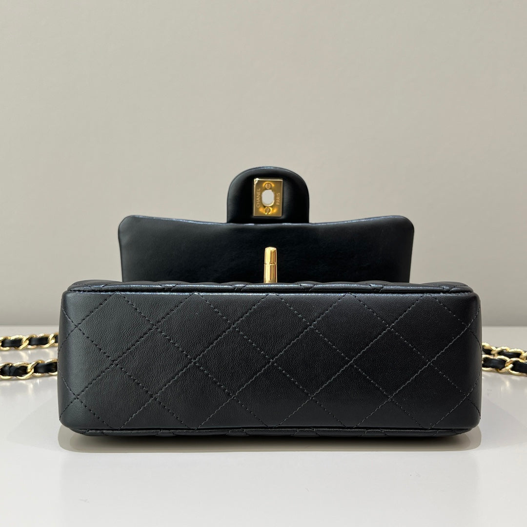 CH MINI CLASSIC HANDBAG 20 Lambskin Black