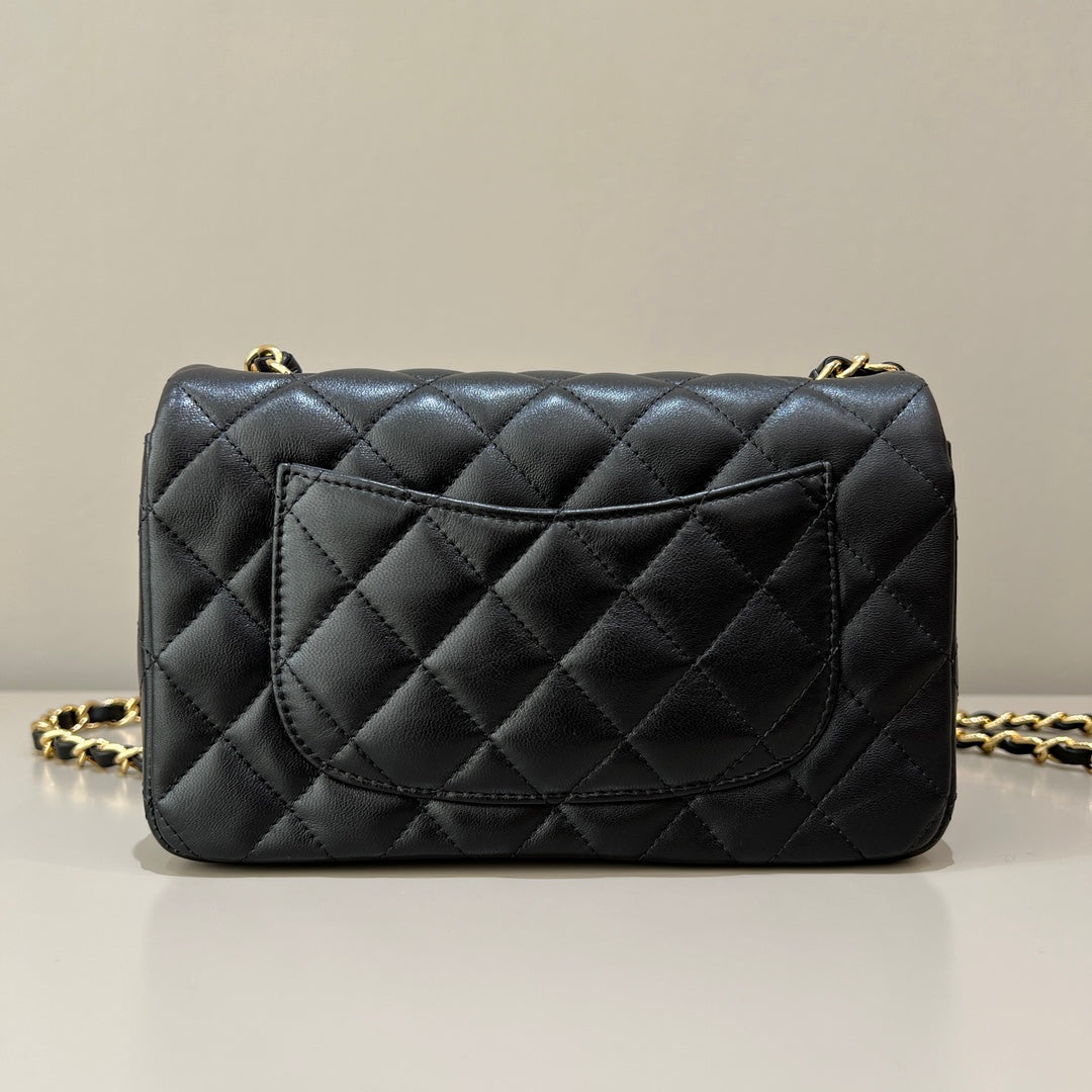 CH MINI CLASSIC HANDBAG 20 Lambskin Black
