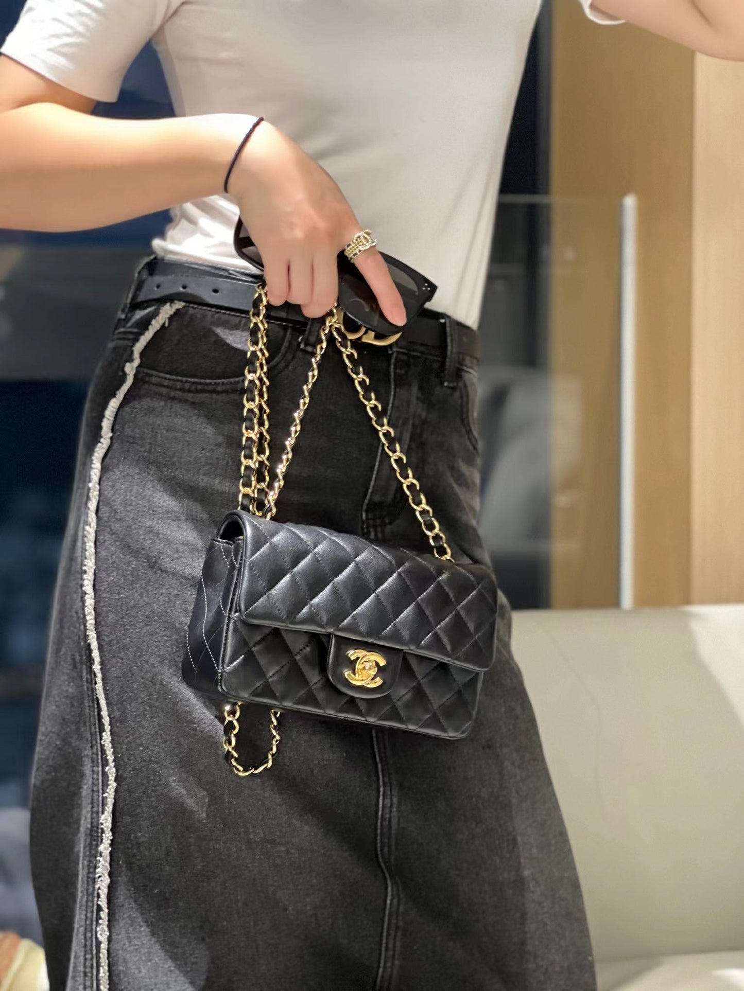 CH MINI CLASSIC HANDBAG 20 Lambskin Black