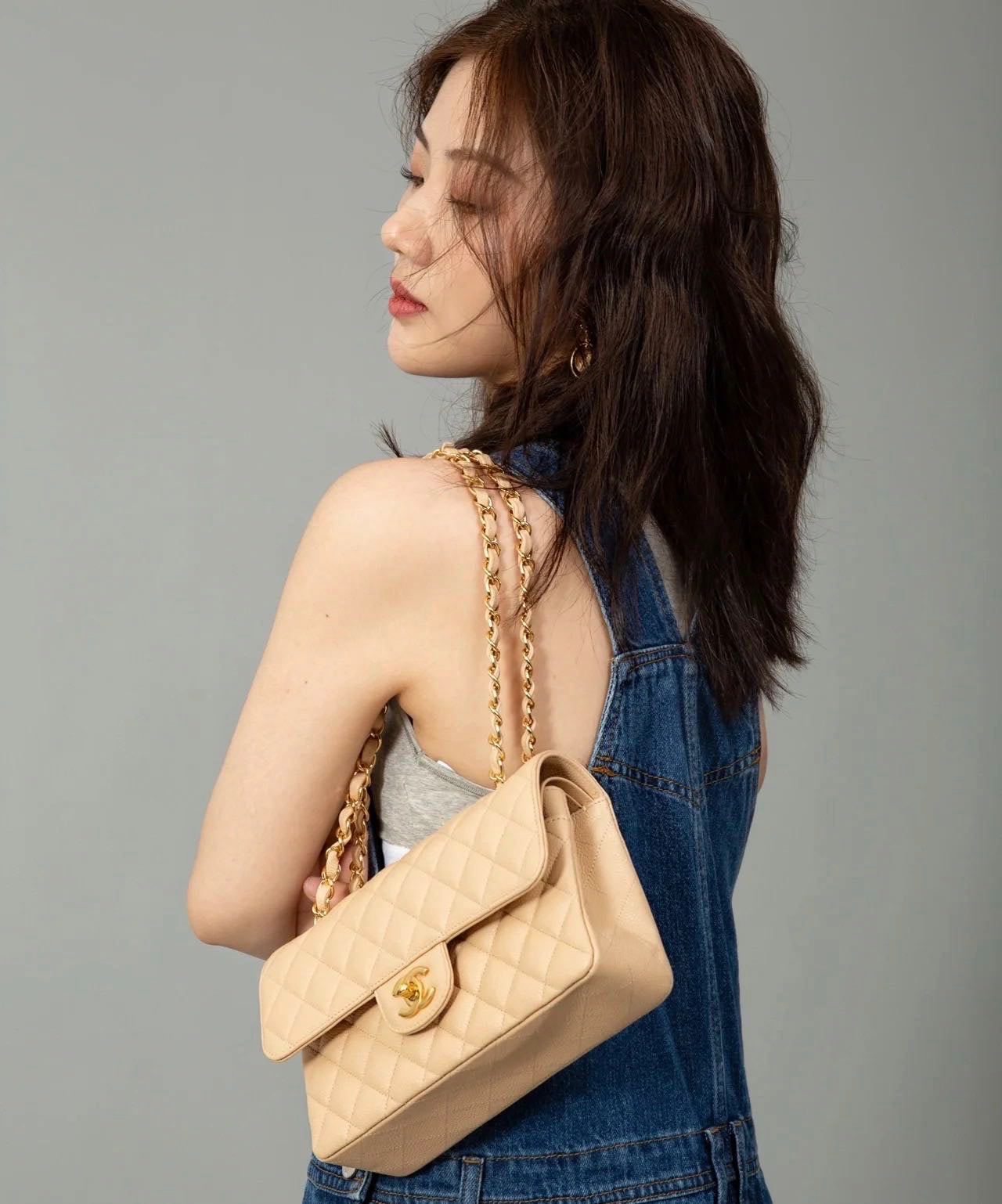 CH SMALL CLASSIC HANDBAG 23 Grained Calfskin Apricot