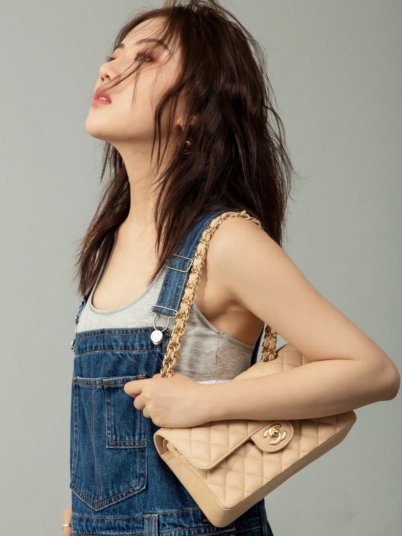 CH SMALL CLASSIC HANDBAG 23 Grained Calfskin Apricot