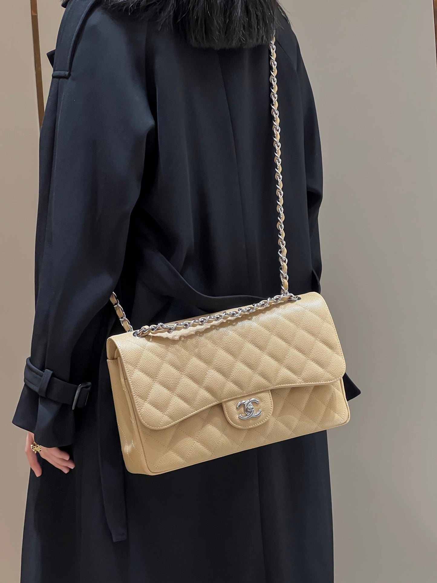 CH LARGE CLASSIC HANDBAG 30 Grained Calfskin Apricot