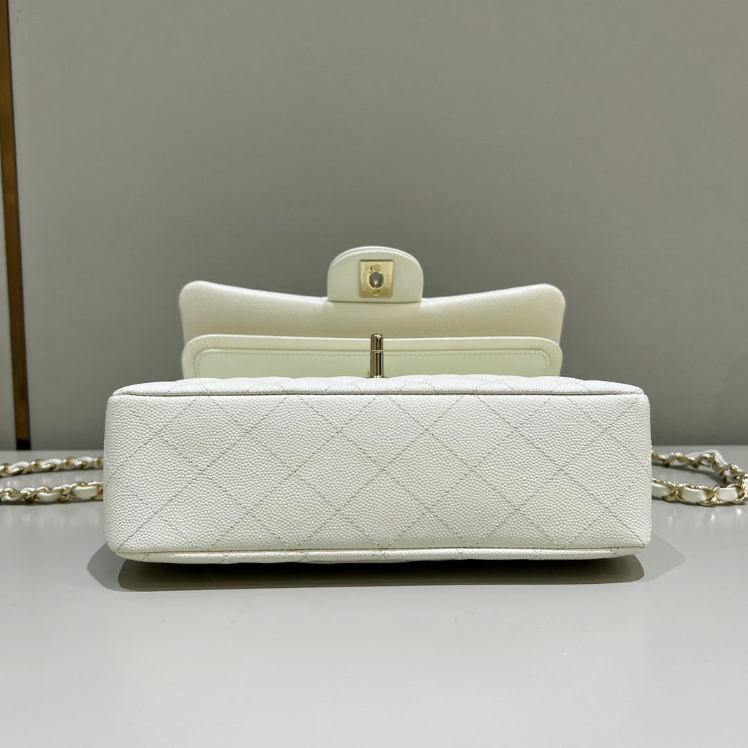 CH  SMALL CLASSIC HANDBAG 23 Small Grained Calfskin Ivory White