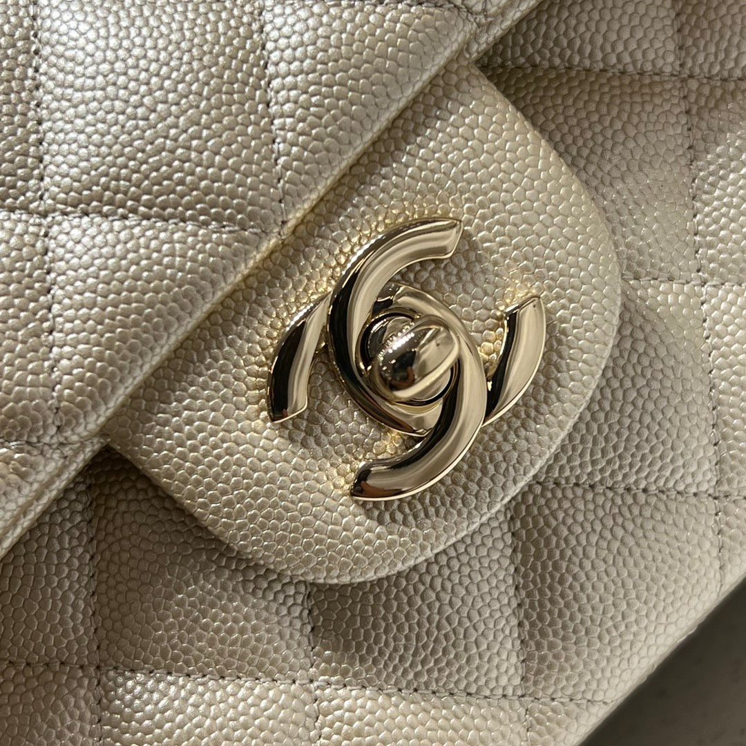 CH SMALL CLASSIC HANDBAG 23 Small Grained Calfskin Champagne Gold