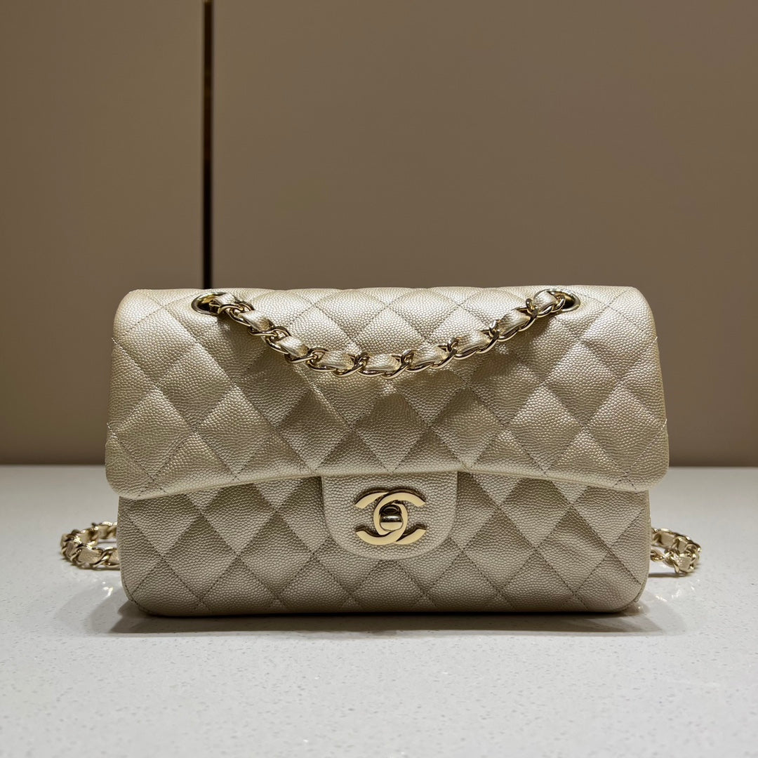 CH SMALL CLASSIC HANDBAG 23 Small Grained Calfskin Champagne Gold