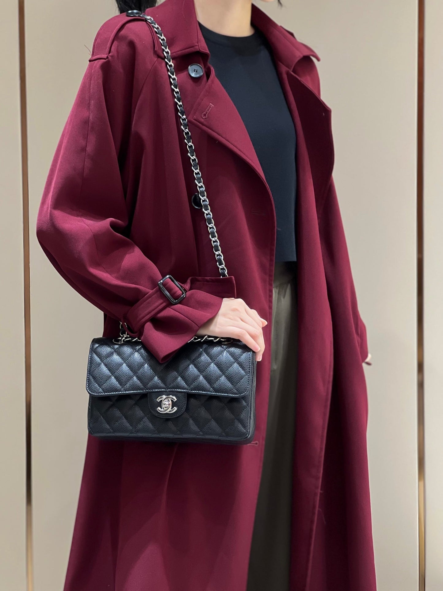 CH  SMALL CLASSIC HANDBAG 23 Grained Calfskin Black